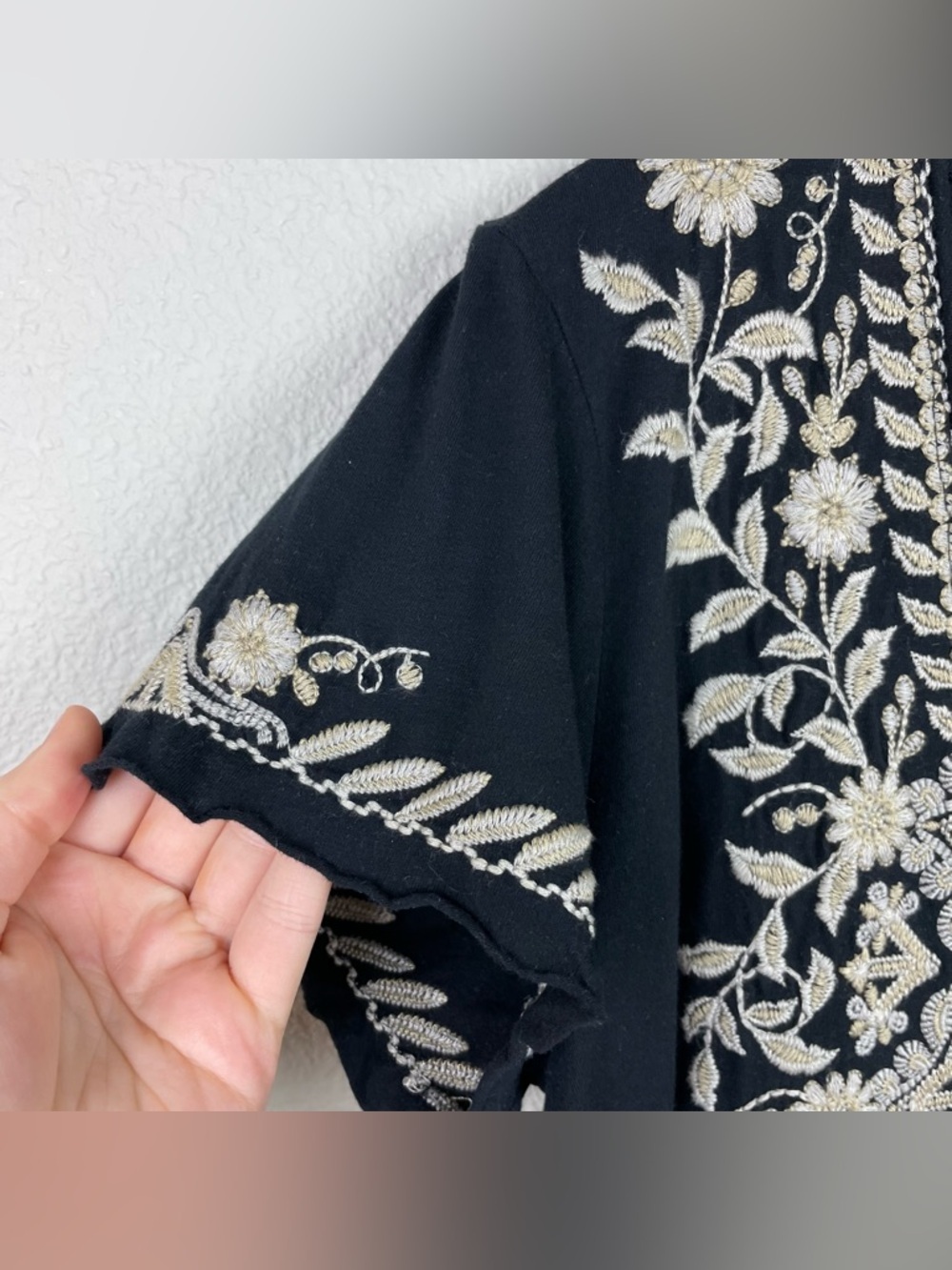 Johnny Was Women's Small Black Short Sleeve Embroidered V-Neck Tunic Top Boho - Picture 4 of 16